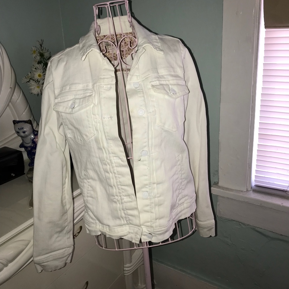 White jean jacket - Picture 1 of 3